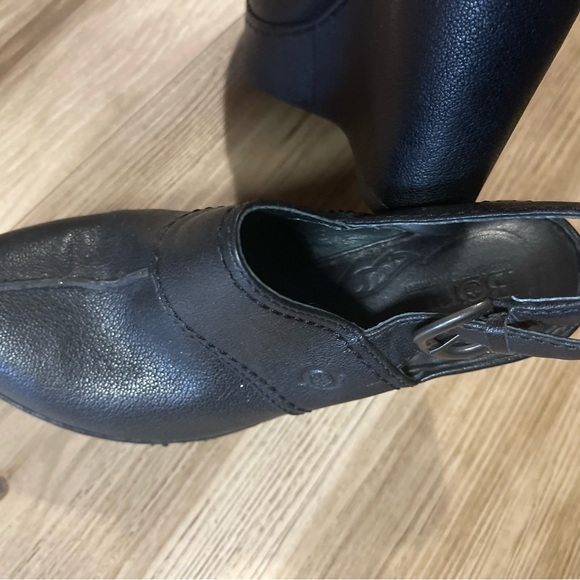 A lovely pair of Born wedges in 6.5 in black. - Picture 4 of 5